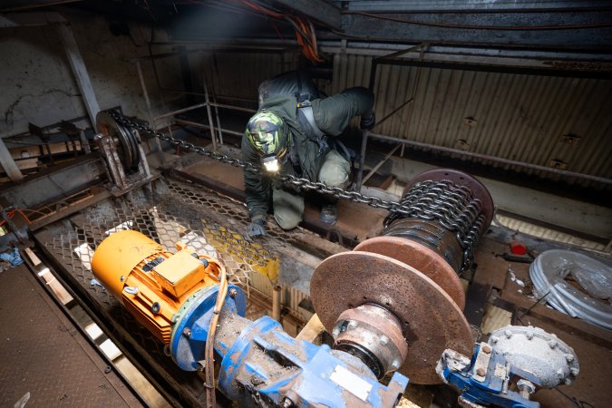 Investigator in slaughterhouse